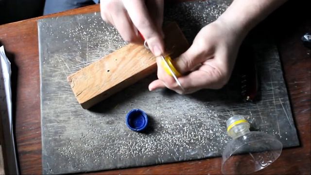 Бутылкорез сразу на месте - нож и ПЭТ бутылка. смотреть онлайн