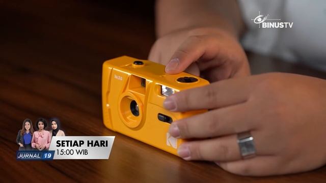 Unboxing + Tutorial Memasukkan Roll Film Kodak M35 | SERBA SERBI ANALOG смотреть онлайн
