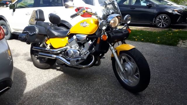 Cobra Boulevard Slash-cut exhaust on 1994 Honda Magna VF750C смотреть онлайн