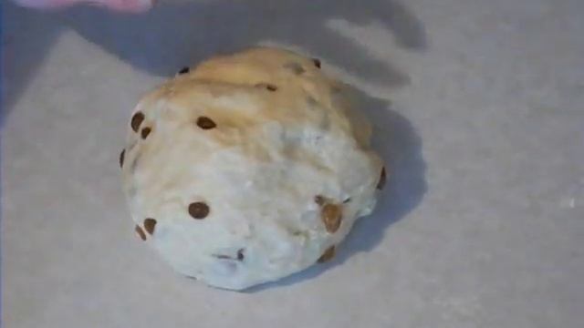 Выпечка рецепты. Булочки с изюмом рецепт приготовления смотреть онлайн