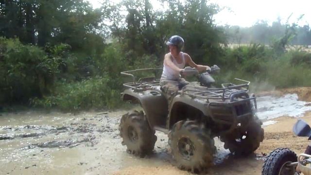 Arctic Cat 650 H1 смотреть онлайн