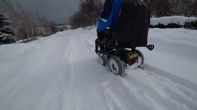Инвалидная коляска OttoBock B400 по снегу смотреть онлайн