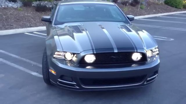 2013 ford mustang 5.0 6mt recaros brembos, walk around... after some parades. смотреть онлайн