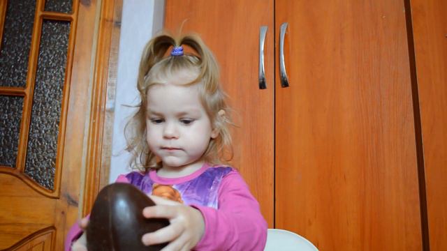 Открываем Большое Яйцо с сюрпризом внутри BIG EGG WITH SURPRISE смотреть онлайн