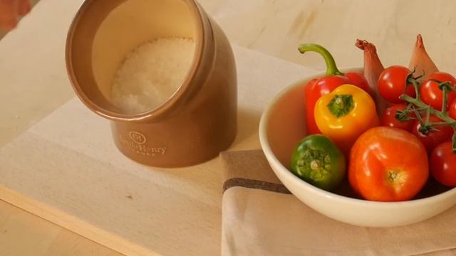 Солонка Emile Henry смотреть онлайн