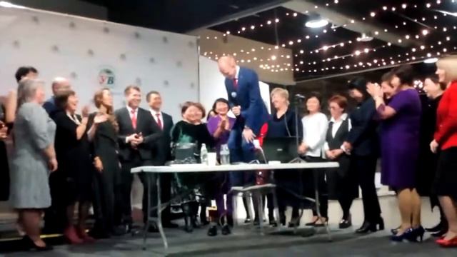 О том, как наши БРИЛЛИАНТЫ НА СЦЕНЕ о своих доходах рассказывали! [Елена Анатольевна] смотреть онлайн