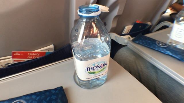 KLM Airbus A330 Economy Comfort review & New KLM Lounge смотреть онлайн