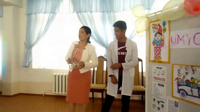 Guliston shahar 1-sonli XTIMIning kimyo fani o'qituvchisi Jumaboyeva Azizaning videoroligi смотреть онлайн