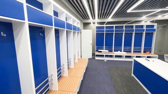 Гостевая раздевалка ждет соперников смотреть онлайн