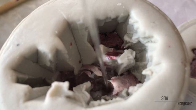 Подставка для украшений из эпоксидной смолы с жидкой поталью смотреть онлайн