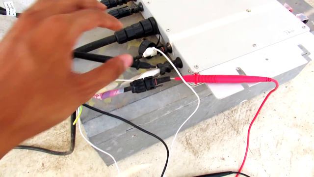 WVC 1200 Watt Micro Grid Tie Inverter In Depth Review + Efficiency Test смотреть онлайн