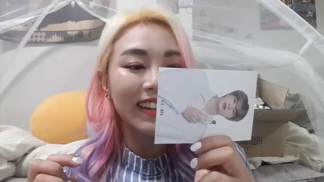 BTS х VT #ДУХИ Тестируем ! КАКОЙ ЗАПАХ У БТСА? bts 향수리뷰 - 경하 Kyungha смотреть онлайн