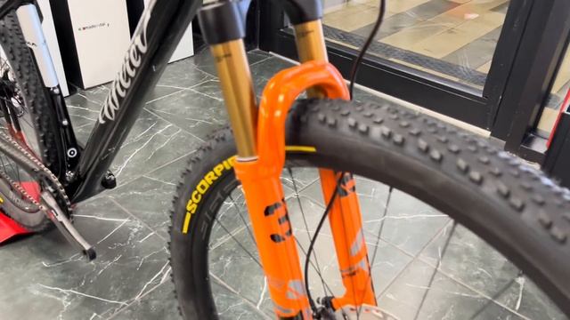 Обзор хардтейла на топовой раме Wilier USMA весом 850 грамм. Очень приятный байк. смотреть онлайн
