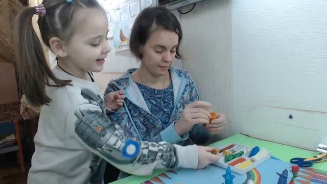Лепим с Надюшкой. смотреть онлайн