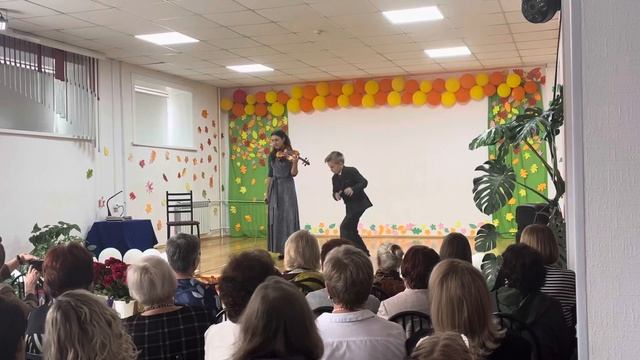Шуточный номер. «Венгерский танец №5», И. Брамс. Исп. Коваль Сафинез и Ратушнюк Варфоломей смотреть онлайн