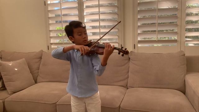 Vivaldi Concerto in a minor, Mvt.II —Allen Wang （7 years old） смотреть онлайн