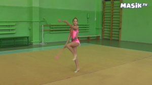 Гимнастка с булавами