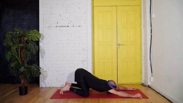 Йога утром за 10 минут • Базовые асаны для начинающих • Йога с Яннау смотреть онлайн