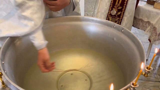 Крещение, Миропомазание, первое Причащение мл. Ольги. 07.05.2023 смотреть онлайн