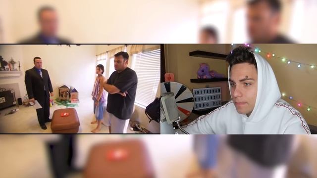 ЭКОНОМНАЯ СЕМЬЯ МОЕТ ПОСУДУ В... [трэш-шоу] смотреть онлайн