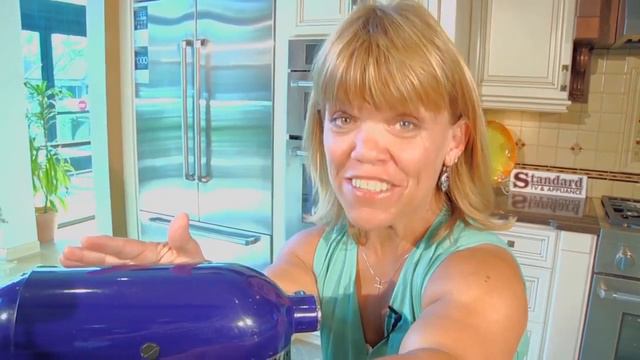 Amy Roloff Baking Pumpkin Bread - Amy Roloff's Little Kitchen смотреть онлайн