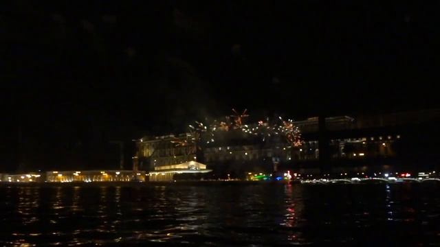 Питер, салют на воде смотреть онлайн