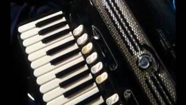 Giulietti Continental Artist Free Bassetti Accordion смотреть онлайн