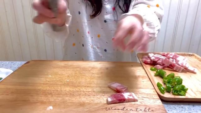 ENG) 자취생 브이로그 ?매콤달콤 막창 로제떡볶이, 김밥 튀김 만들고 ? 먹는거에 진심인 일상로그 (불막창,참치주먹밥,계란찜,김치찌개,스팸구이,크로플,솜사탕라떼,파스타,피자)