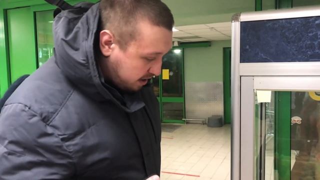 играю в автомат с игрушками как достать игрушку из автомат с игрушками\хватайка\кран машина с лузой смотреть онлайн