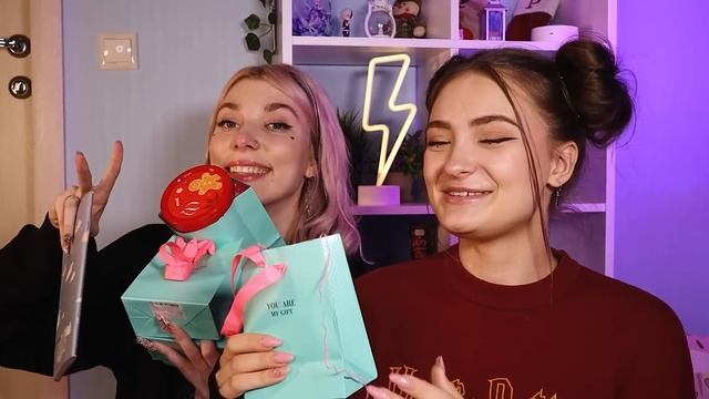 ОБМЕН ПОДАРКАМИ ЗА 100 РУБЛЕЙ смотреть онлайн