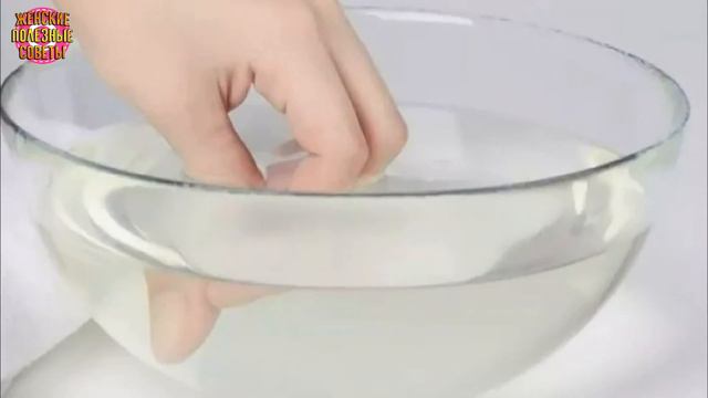 ФИКУС МОЮ прямо в комнате устраиваю без... водные процедуры. Смотрите как просто я это делаю...