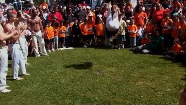 One of the Best Capoeira Show Ever! смотреть онлайн