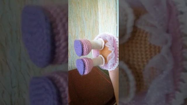 Зайка, в юбочке. Стоит сама.