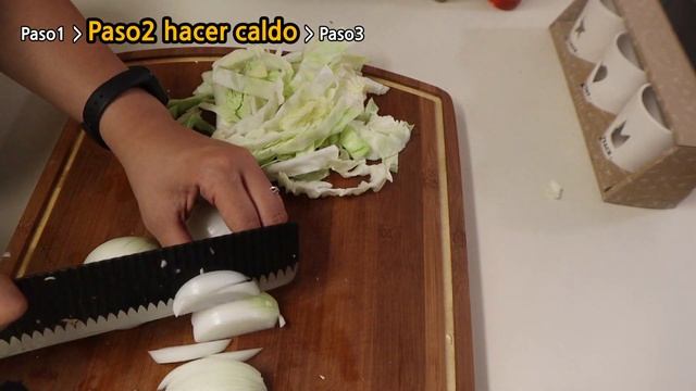 Como hacer fideos coreanos picantes con mariscos _ Recetas de Comida coreana en español смотреть онлайн