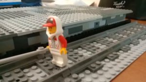 что делать если вы упали на рельсы в метро?lego мультик