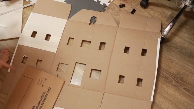 Делаю домик для кукол из коробок. Часть 1 смотреть онлайн