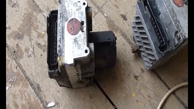 Как должен работать антибукс .Реанимация антибукса, из двух блоков ABS собираю один рабочий. смотреть онлайн