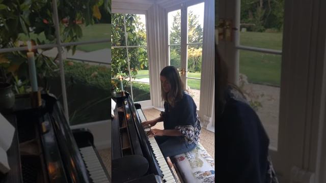 Amelia’s Live Home Concert