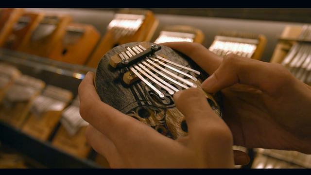 Сувенирная калимба из кокоса (темная) смотреть онлайн