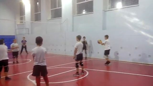 Волейбол, соревнования село Знаменка против села Ивантеевки 01.12.17 (не вся игра) смотреть онлайн