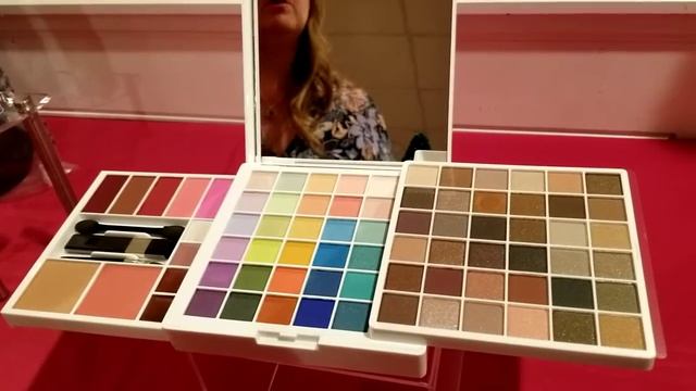 Avon Christmas Holiday Gift Guide 2019 смотреть онлайн