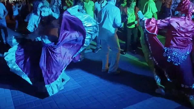 Белгород парк победы танцы в кругу друзей смотреть онлайн