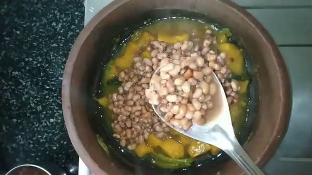 തനിനാട൯ മത്തങ്ങ പയ൪ കറി/ how to make mathanga payar curry/pumpkin curry смотреть онлайн