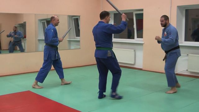 Упражнение на Таисабаки с двумя атакующими (палка + рука) смотреть онлайн