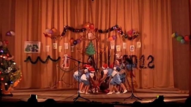 Танец "Weihnachten" - группа "Glöckchen - Колокольчики" - руководитель Надежда Матвеева смотреть онлайн