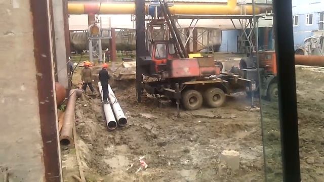 HYUNDAI 210 LC-7 сваебой на колесах смотреть онлайн