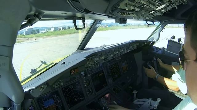 Подготовка пилотов к вылету из Улан-Удэ смотреть онлайн