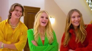 Меня Удочерили Миллиардеры || Гига Богатые VS Бедные Родители