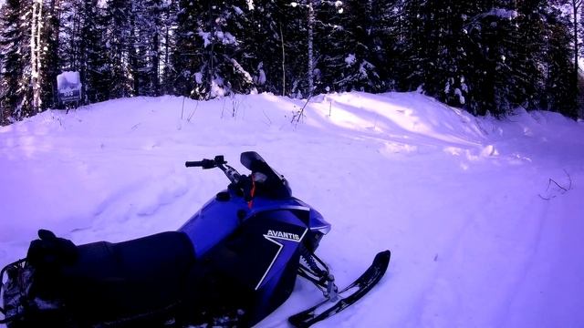 Снегоход Avantis Капитан и Снегоход Motoland Alpine 200 смотреть онлайн