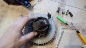 Вибрация вентилятора печки Шкода Рапид